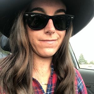 Meet your Posher, Melissa